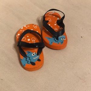 Baby gap flip flops